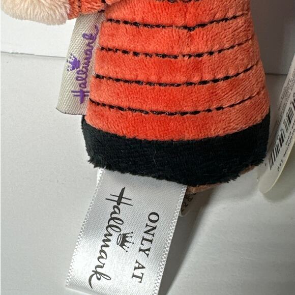 Hallmark Itty Bittys Peanuts Set of 3 Charlie Brown, Linus & Lucy Collectibles - Picture 6 of 6